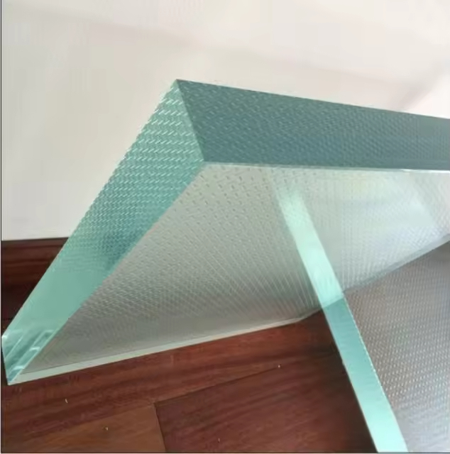 Vidrio laminado ultra claro de baja reflexión para fachadas de tiendas de lujo, comedores, hoteles, salas de estar y escaleras