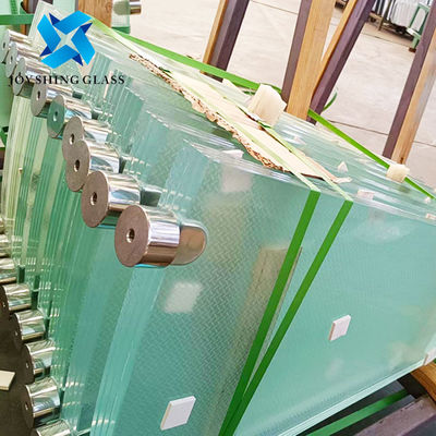 Pistas de escalera de vidrio laminado ultraclaras y antideslizantes personalizadas